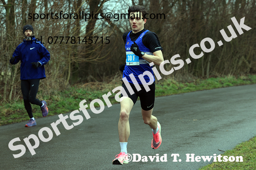 Senior Men and Over-35s to 49s Mens 2025 NECAA Royal Signals Road Relays Champs.,  Hetton Lyons Country Park, Hetton le Hole, County Durham. Photo: David T. Hewitson/Sports for All Pics